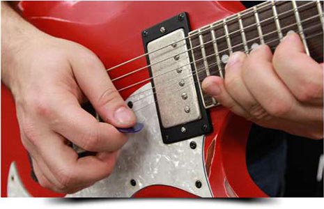 Guitar Proper Posture and Hand Positioning